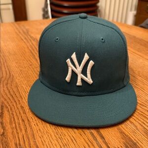 New York Yankees 1999 World Series Game size 7.5 Fit.